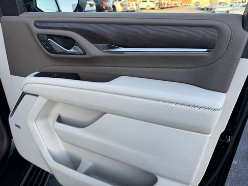 Certified 2023 GMC Yukon Denali image 38