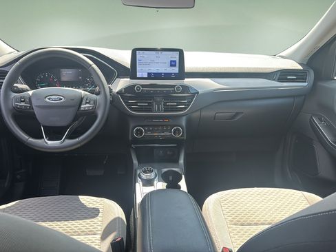 Used 2022 Ford Escape SE w/ SE Sport Appearance Package FWD image 9