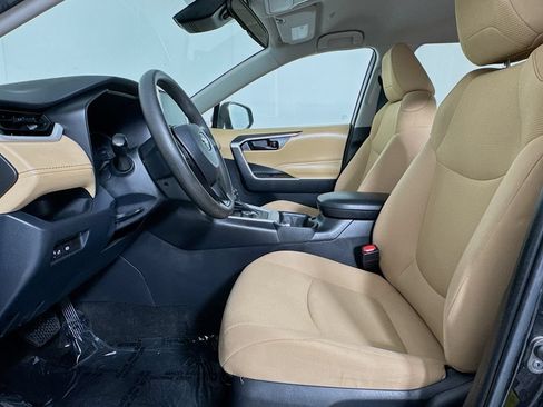 Used 2023 Toyota RAV4 LE AWD/4WD image 10
