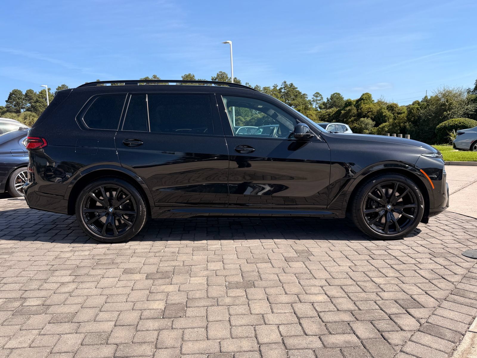 Used 2025 BMW X7 M60i AWD/4WD image 8