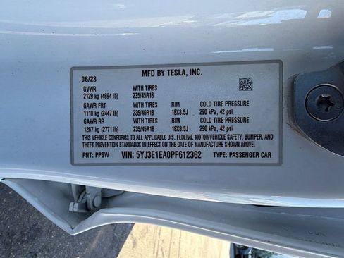 Used 2023 Tesla Model 3 Standard Range image 30