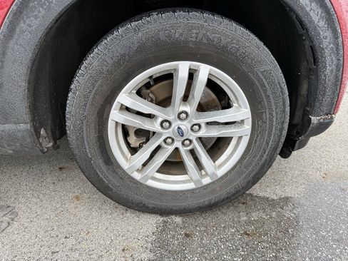 Used 2021 Ford Explorer XLT w/ Equipment Group 202A image 13