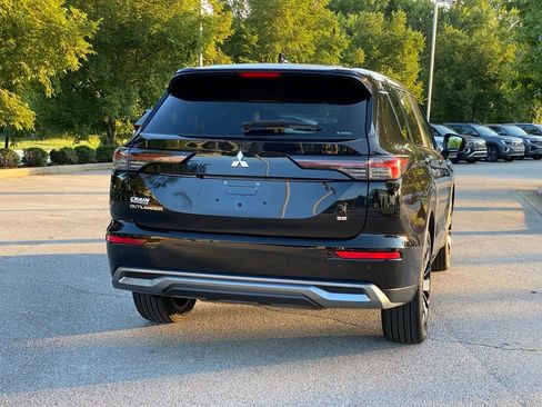 Used 2025 Mitsubishi Outlander SE AWD/4WD image 8