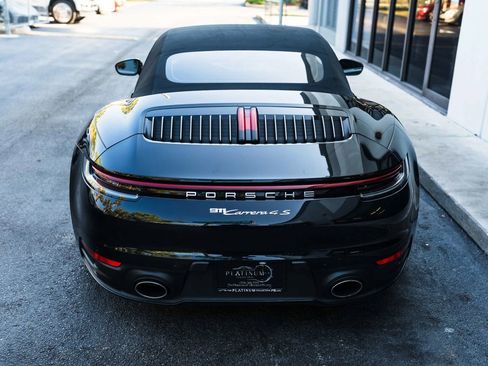 Used 2020 Porsche 911 Carrera 4S AWD/4WD image 16