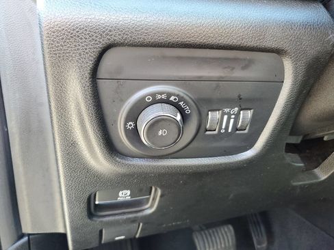 Used 2023 Jeep Grand Cherokee Limited w/ Trailer Tow Prep Group (B) AWD/4WD image 19