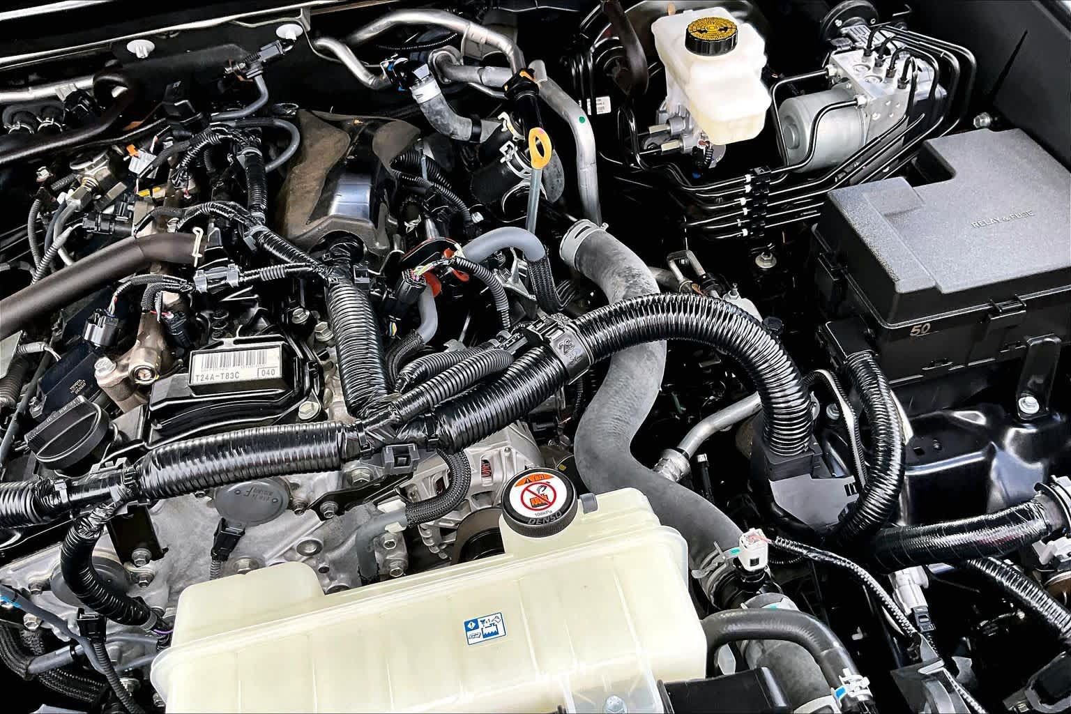 Used 2024 Toyota Tacoma SR5 AWD/4WD image 32