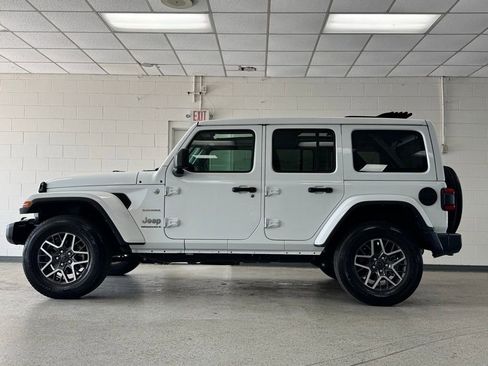 Certified 2024 Jeep Wrangler Sahara image 4