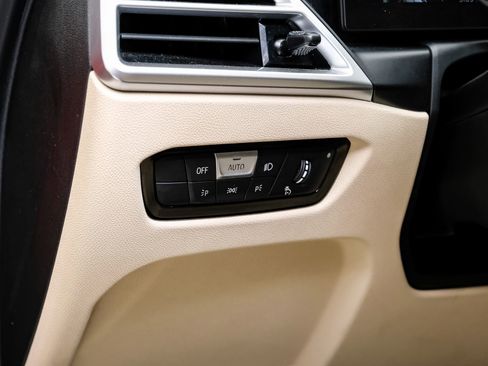 Used 2025 BMW 330i xDrive Sedan image 33