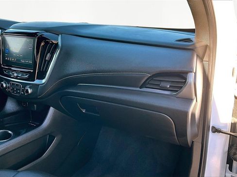 Used 2023 Chevrolet Traverse LT image 17