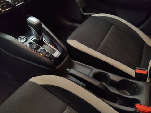 Used 2021 Nissan Versa SV w/ Trunk Package image 26