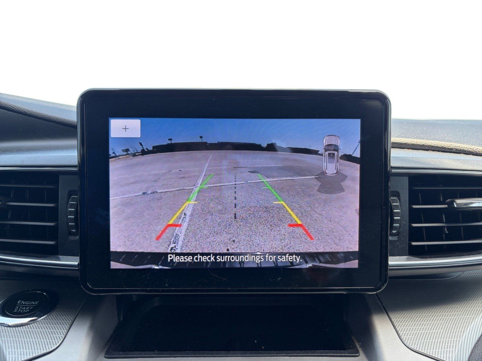 Used 2022 Ford Explorer XLT w/ Equipment Group 202A RWD image 16