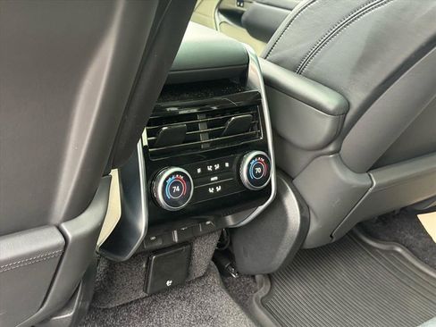 Used 2023 Land Rover Range Rover Long Wheelbase SE image 29