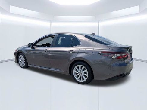 Used 2022 Toyota Camry LE FWD image 6