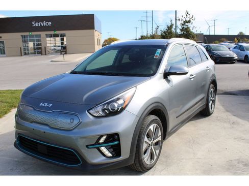 Used 2022 Kia Niro EX w/ Cold Weather Package image 7