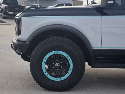 Used 2024 Ford Bronco Wildtrak image 9