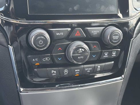 Used 2020 Jeep Grand Cherokee Altitude AWD/4WD image 6
