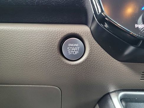 Used 2025 Kia Carnival LX image 16