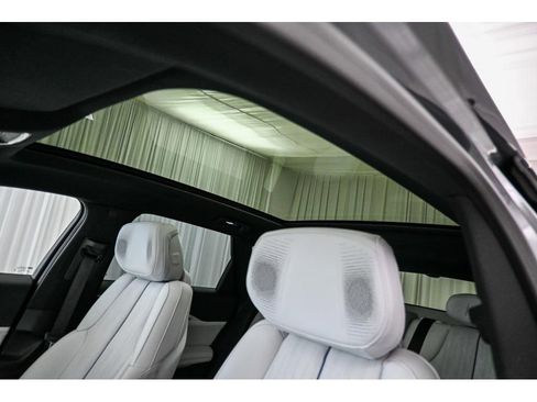 Used 2023 Cadillac Lyriq 2WD image 36