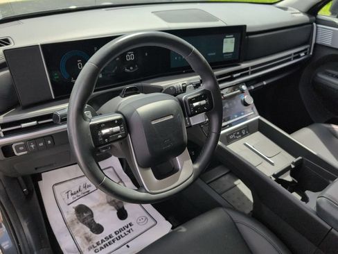 Used 2025 Hyundai Santa Fe SEL FWD image 15