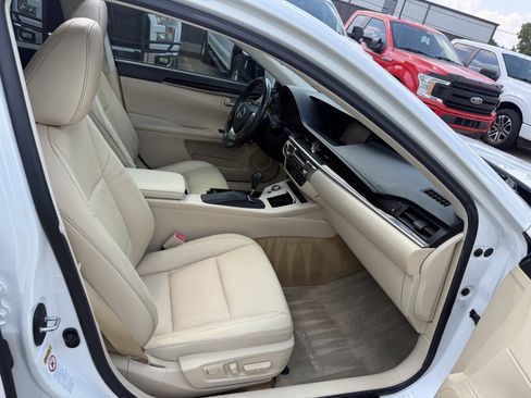Used 2014 Lexus ES 350 w/ Luxury Package FWD image 10