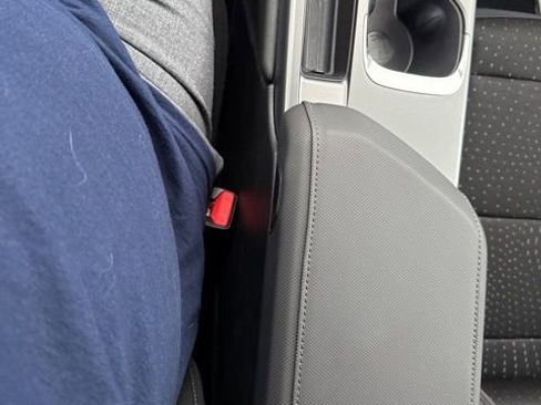 New 2025 Chevrolet Equinox EV LT w/ Comfort Package image 24