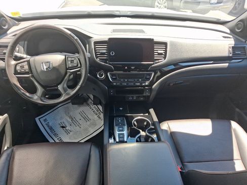 Used 2025 Honda Ridgeline Black Edition image 12