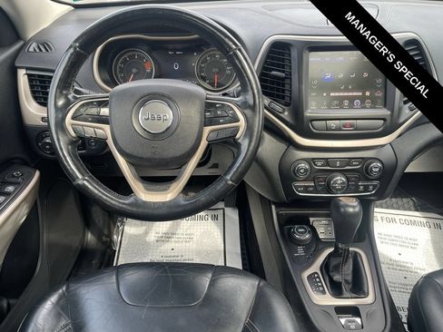 Used 2018 Jeep Cherokee Limited AWD/4WD image 19