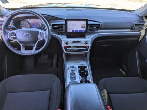 Used 2023 Ford Explorer XLT image 17