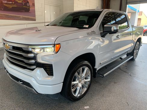Used 2026 Chevrolet Silverado 1500 High Country AWD/4WD image 4