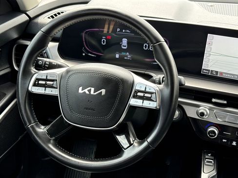Used 2024 Kia Telluride S FWD image 13