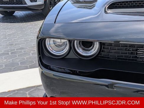 Used 2020 Dodge Challenger SRT Hellcat Redeye RWD image 9