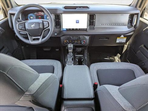 New 2025 Ford Bronco 4-Door image 14