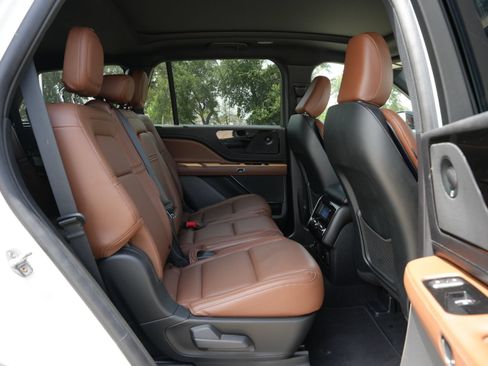 Used 2023 Lincoln Aviator Reserve RWD image 23
