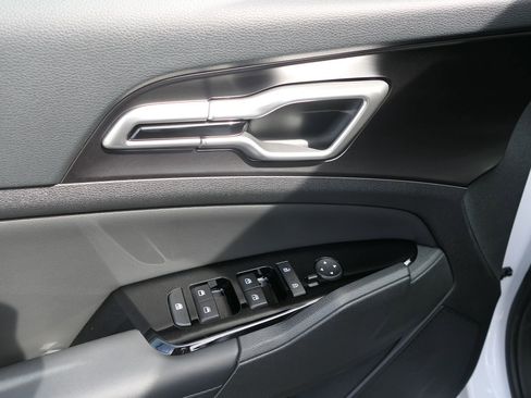 Used 2023 Kia Sportage EX image 14