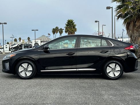 Used 2022 Hyundai Ioniq SE image 7