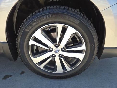 Used 2018 Subaru Outback 3.6R Limited AWD/4WD image 14