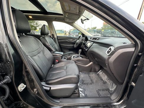 Used 2016 Nissan Rogue SL w/ SL Premium Package image 30
