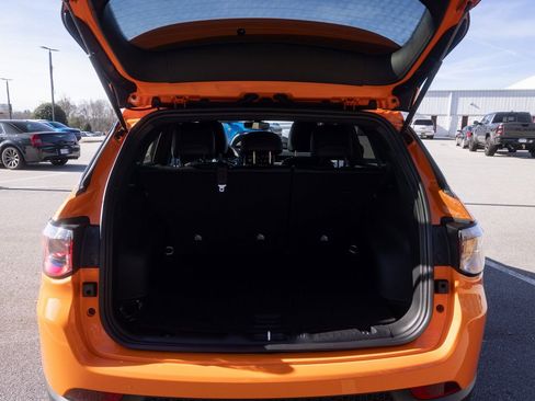 New 2026 Jeep Compass Latitude image 9