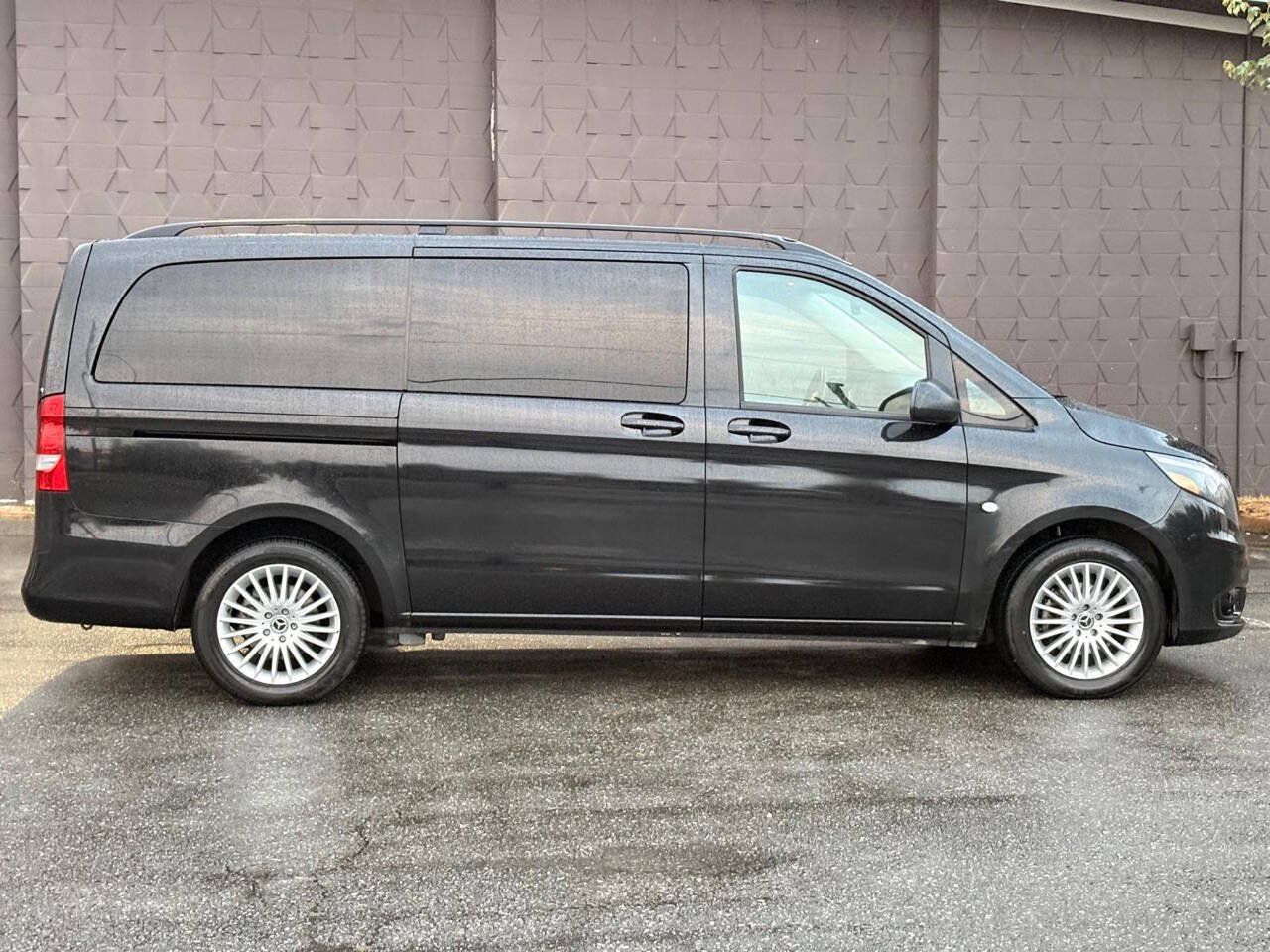 Used 2018 Mercedes-Benz Metris Passenger image 4