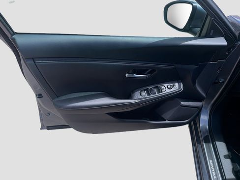 Used 2025 Nissan Sentra SV FWD image 19