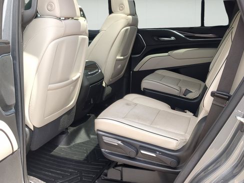 Used 2021 Cadillac Escalade Sport RWD image 21