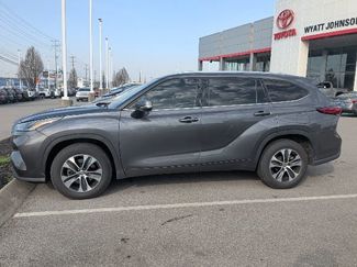 Used 2021 Toyota Highlander XLE video 1