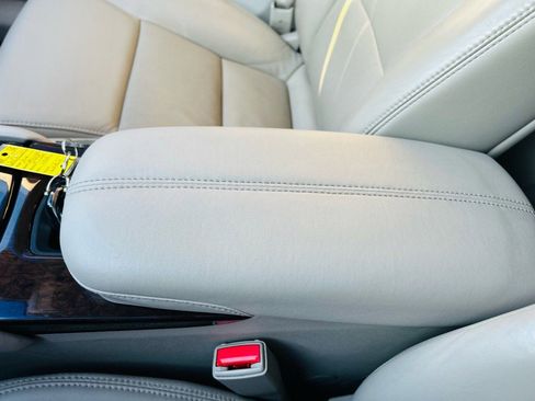 Used 2016 Cadillac XTS Luxury w/ Driver Awareness Package image 29