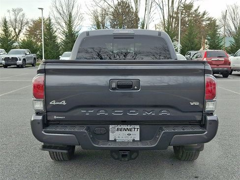 Used 2023 Toyota Tacoma Limited image 5