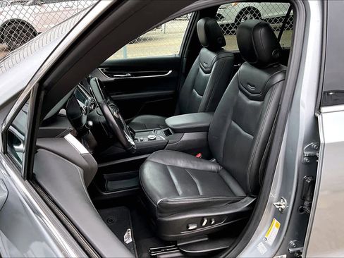 Used 2024 Cadillac XT6 Premium Luxury image 14