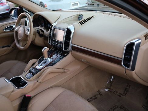 Used 2013 Porsche Cayenne GTS image 46