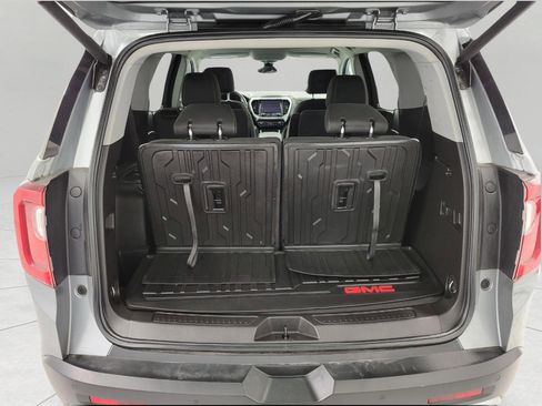 Used 2023 GMC Acadia SLE w/ Driver Convenience Package image 14