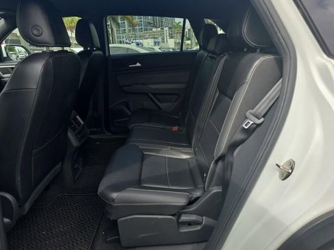 Used 2022 Volkswagen Atlas Cross Sport SE image 10