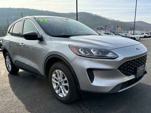 Used 2022 Ford Escape SE w/ Cold Weather Package image 1