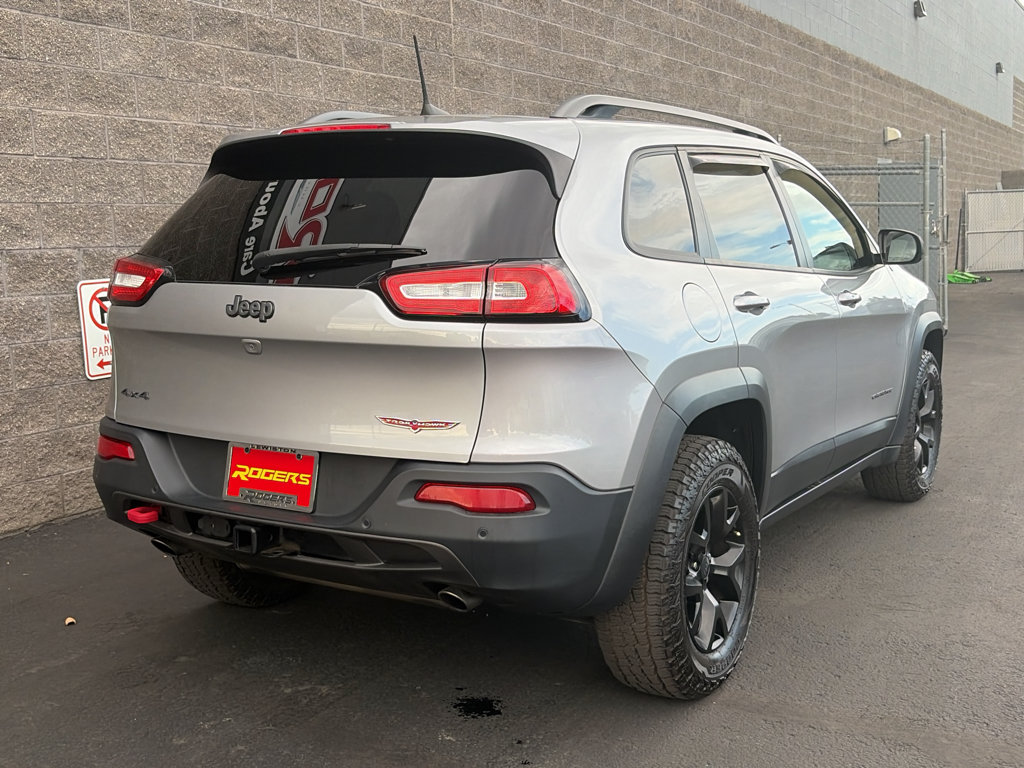 Used 2016 Jeep Cherokee Trailhawk w/ Comfort/Convenience Group AWD/4WD image 7